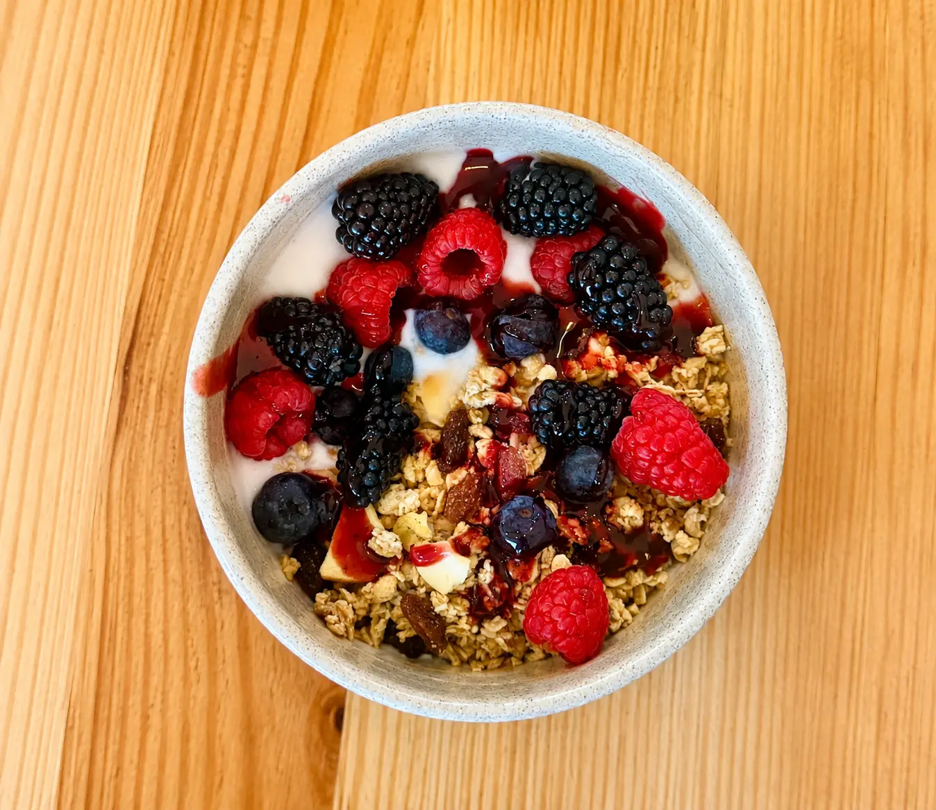 Bowl de granola com fruta